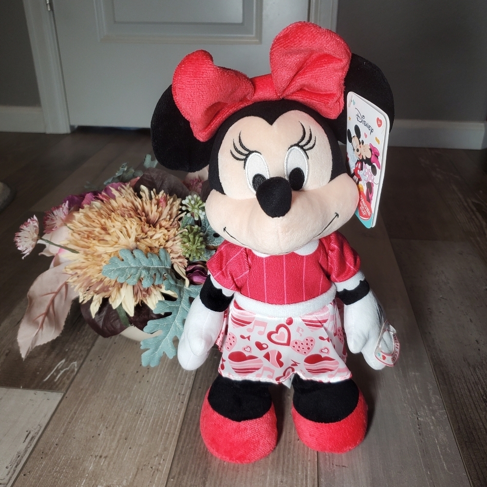 NWT Disney Minnie Mouse Valentine's Day Musical Side Stepper Be True Doll Red